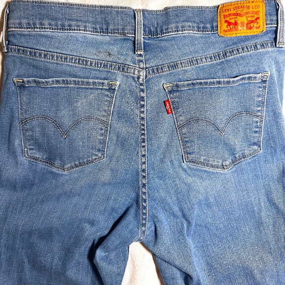 Levis 314 Shaping Straight Mid Rise Jean - Picture 6 of 9